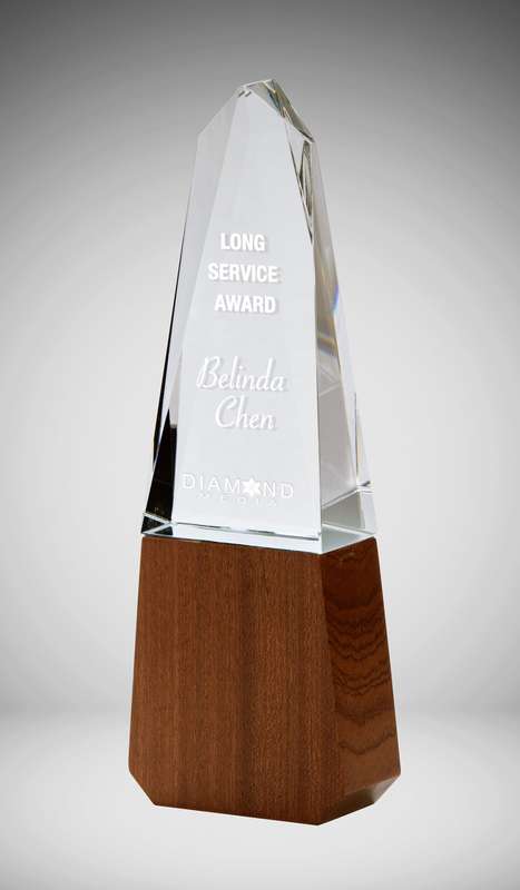 Cristallo/Piramide di legno rosso/marrone