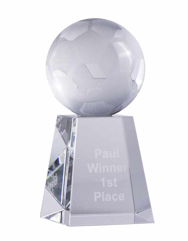 Pallone da calcio in cristallo su supporto