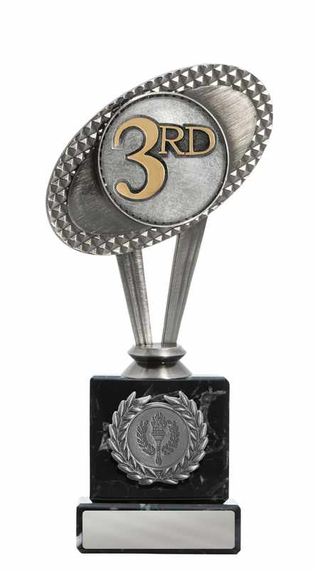 Tema di nuoto in metallo su colonna