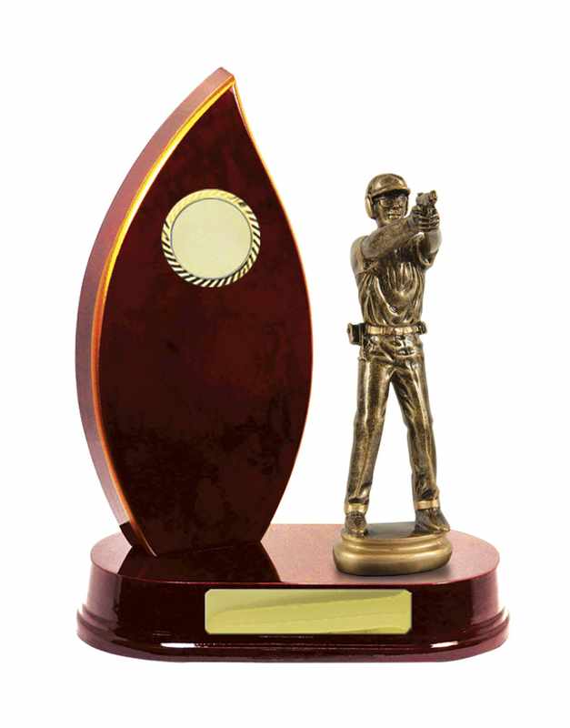 Tiro alla pistola con accumulo di legname